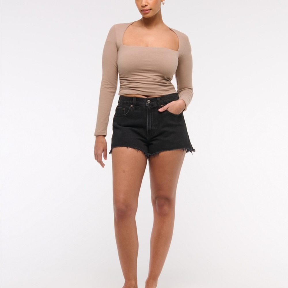 Abercrombie, Curve Love High Rise Mom Short, size 28 (6)